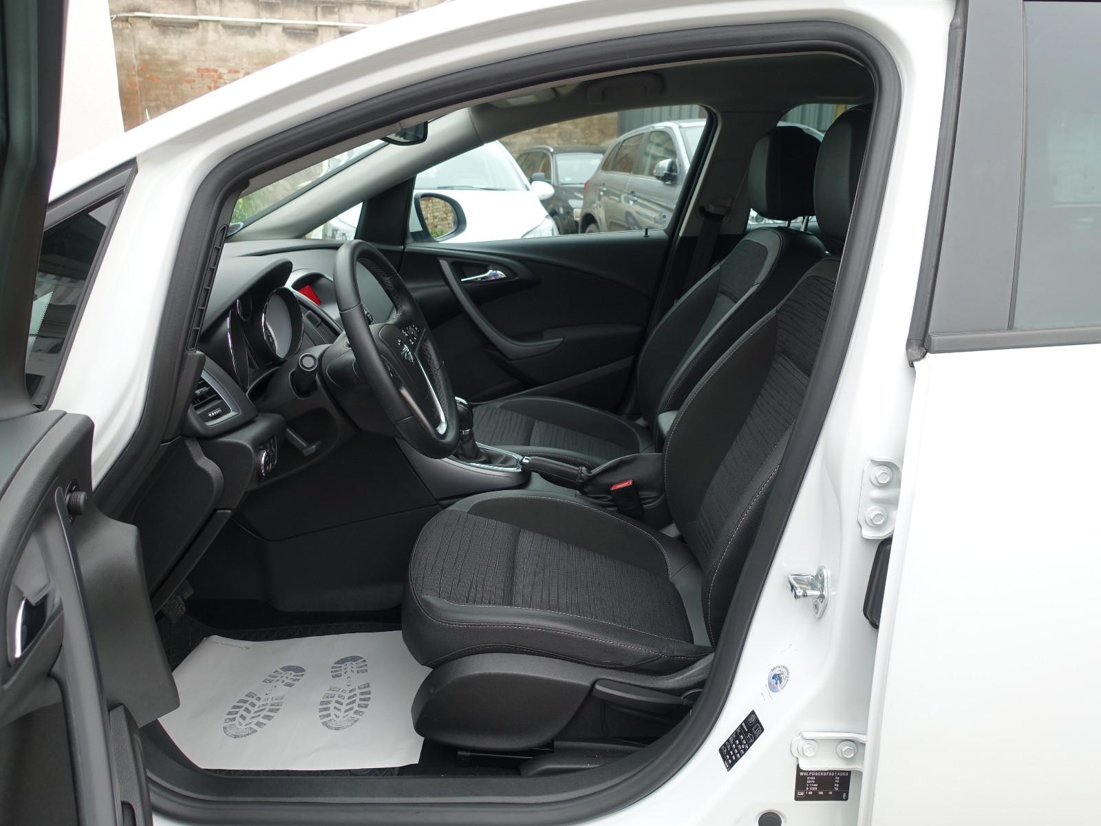 Opel Astra 2014 — photo 8