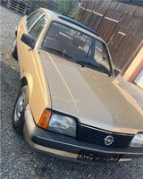 Opel Ascona Berlina - Opel Ascona: B