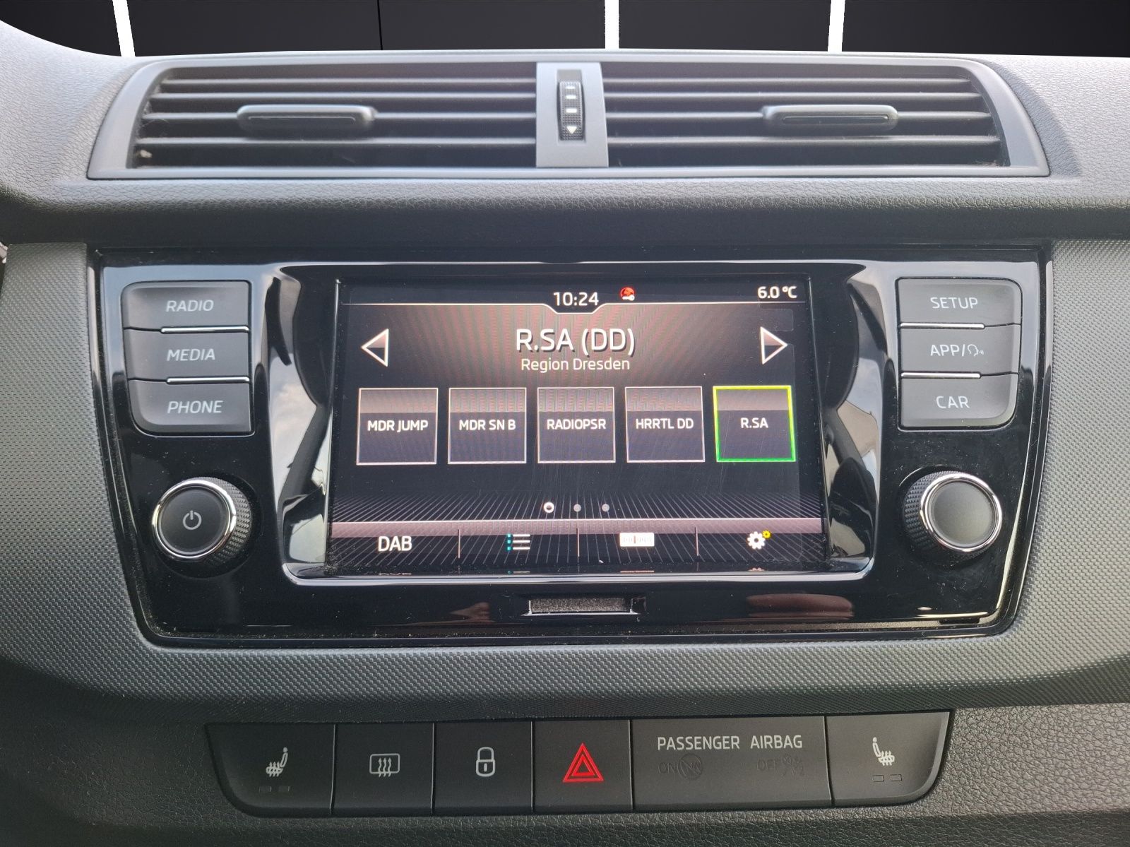 Fahrzeugabbildung SKODA Fabia 1.0  Active Cool-Plus Klima DAB PDC SH