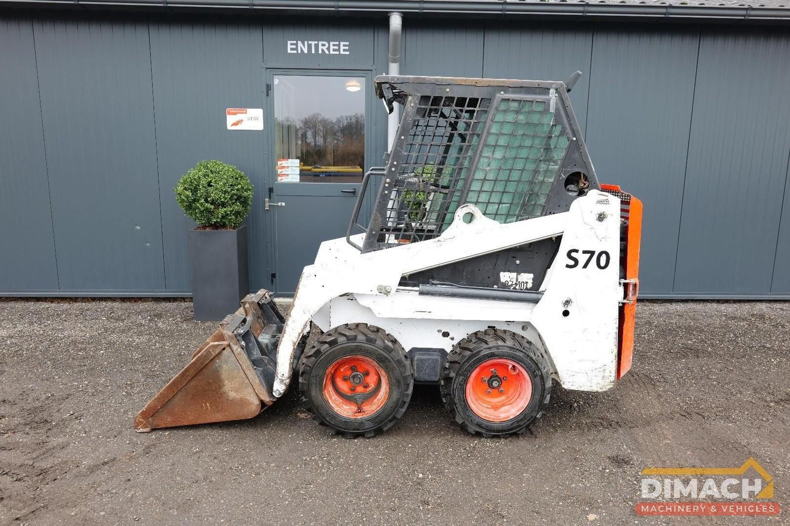 Bobcat S70 4x4 Kompaktlader mit Schaufel -Schnellwechsl