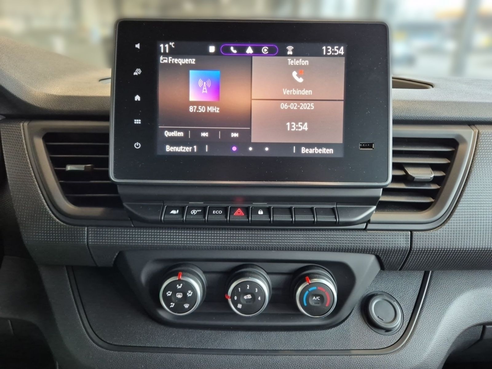 Fahrzeugabbildung Renault Trafic Combi L2H1 3,0t 9-Sitze Start dci 150