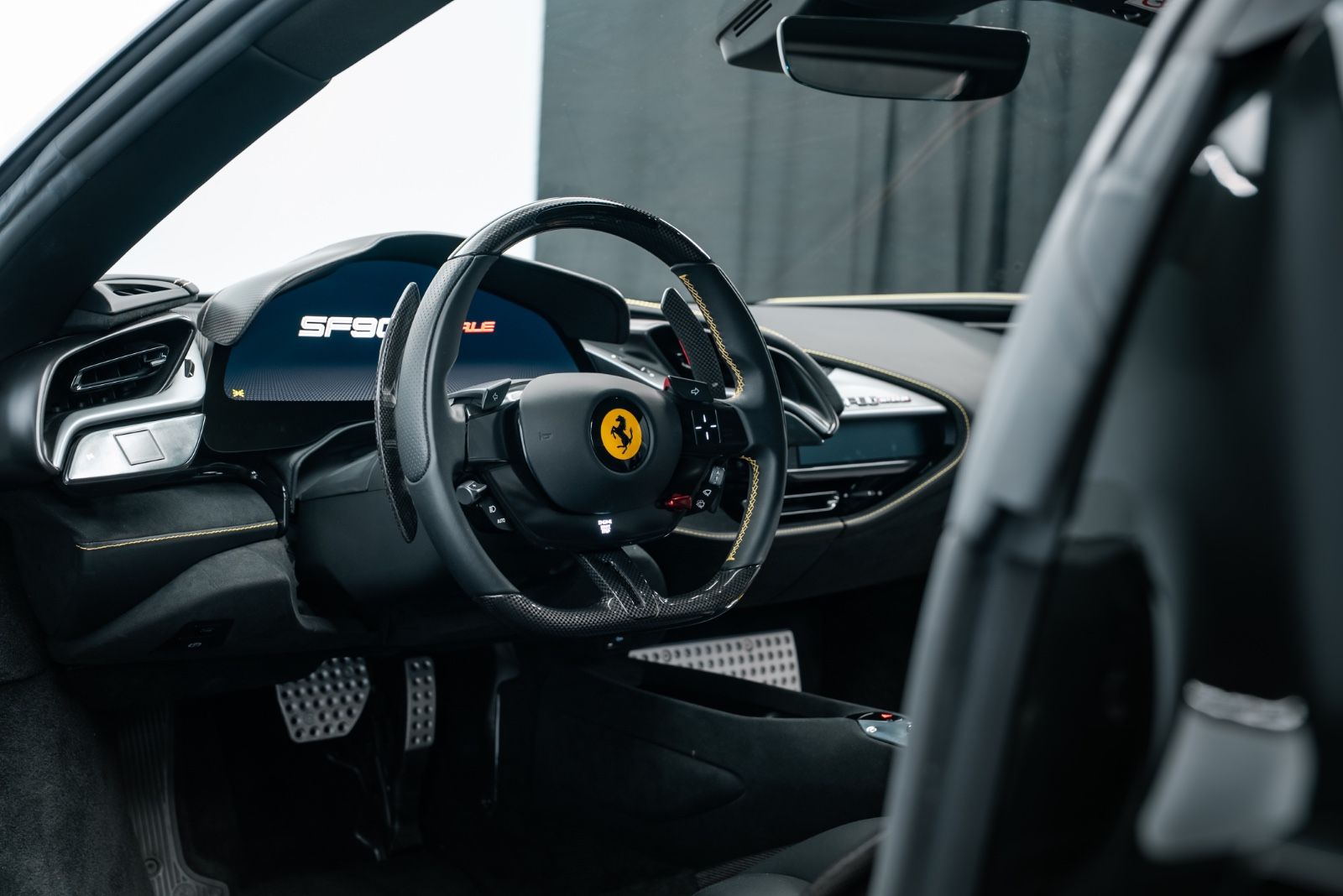 Fahrzeugabbildung Ferrari SF90 FIORANO/STOCK/CARBON/KAMERA