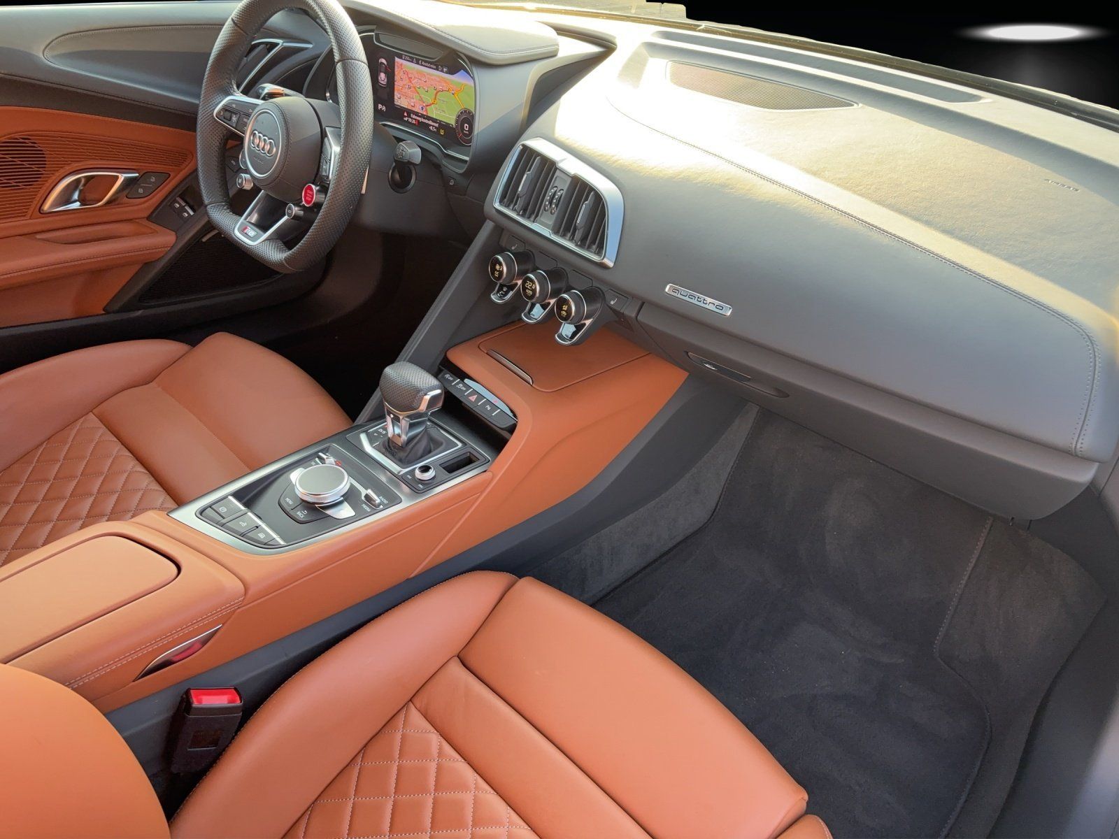 Fahrzeugabbildung Audi R8 Spyder 5.2 FSI Performance