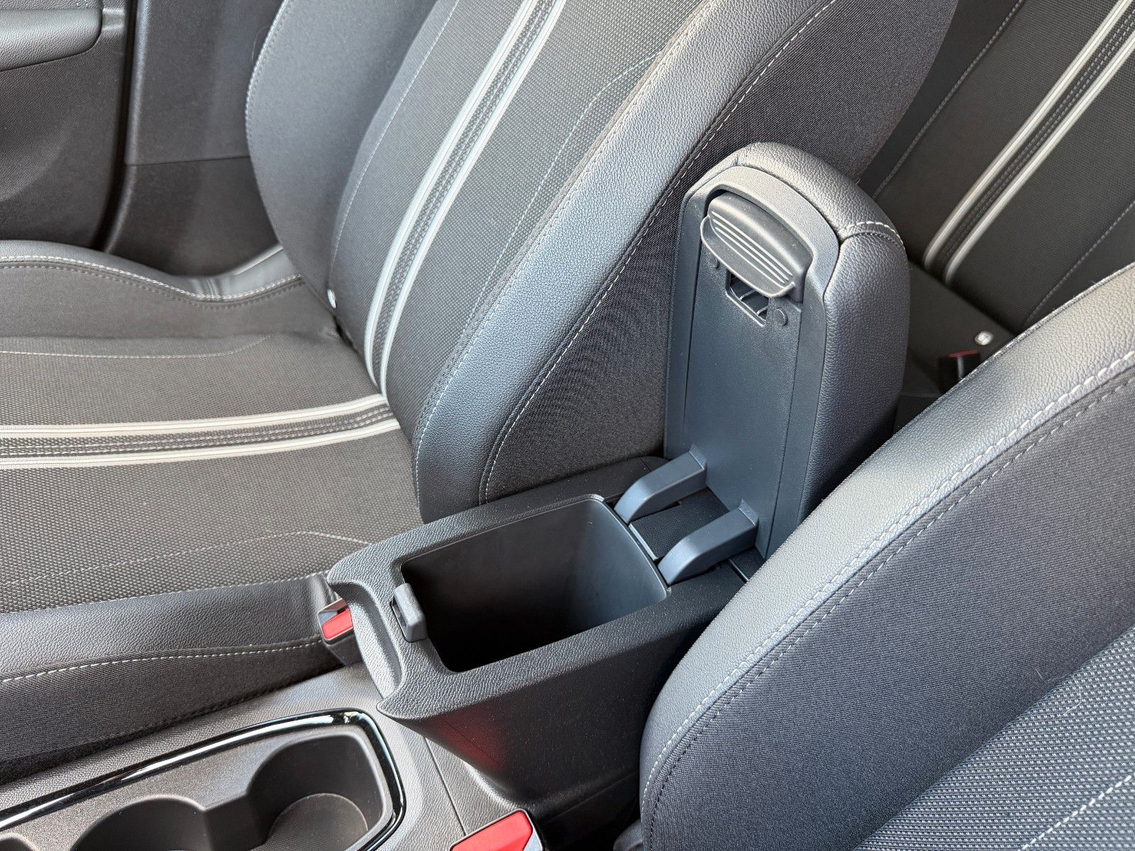 Fahrzeugabbildung Opel Corsa F GS 100PS NAVI/Kamera/Matrix-LED!