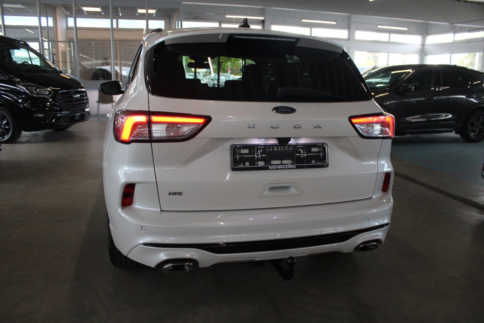 Fahrzeugabbildung Ford Kuga ST-Line X Aut. AWD LED AHK ACC HUD WinterP