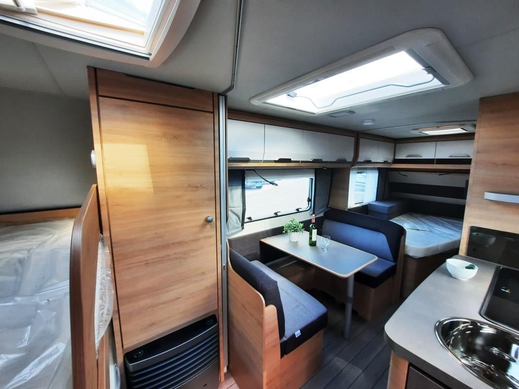 Fahrzeug Übersicht 6 Fahrzeugabbildung Knaus Südwind 540 FDK Black Selection Verfüg./Sparen S