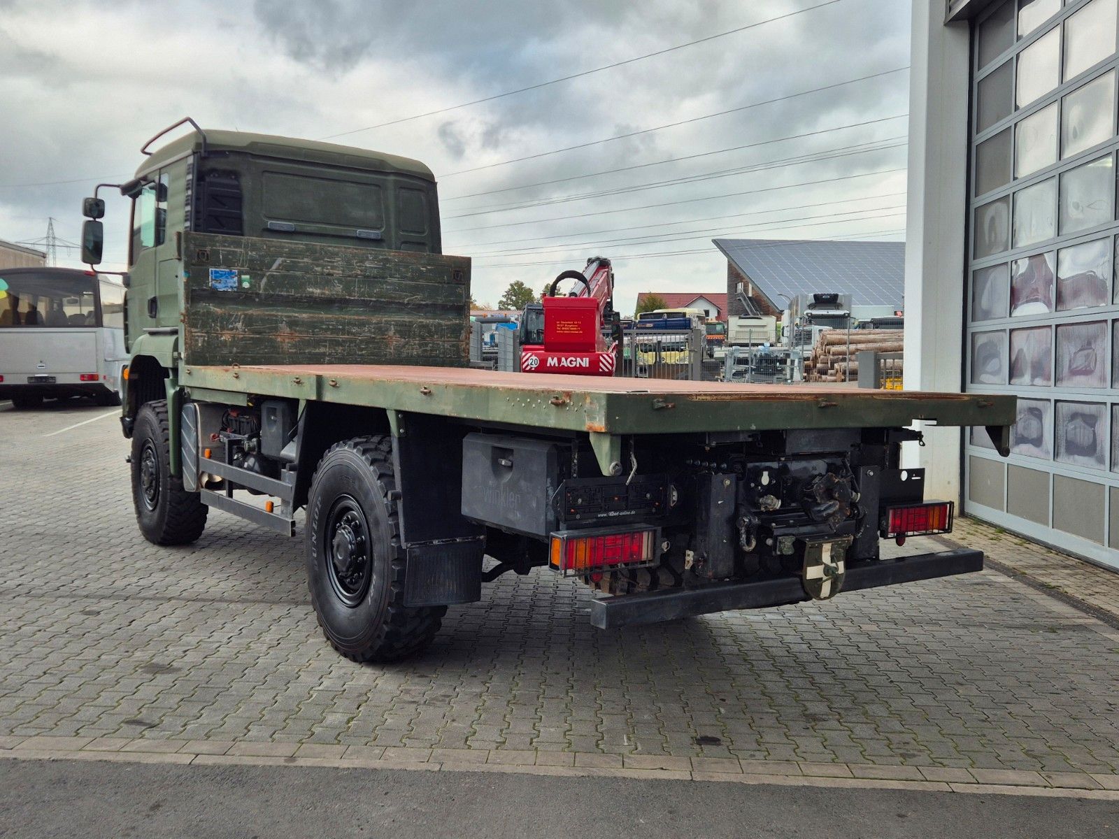 Fahrzeugabbildung MAN TGA 18.360 4x4 BB Pritsche Single Bereifung