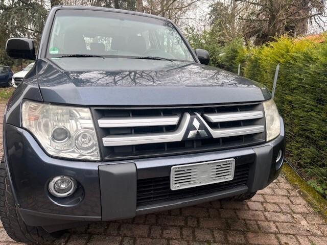 MITSUBISHI PAJERO 3.2 DI-D 16V AUT. 5P. INSTYLE 170 ch BVA - Historique Entretien Disponible