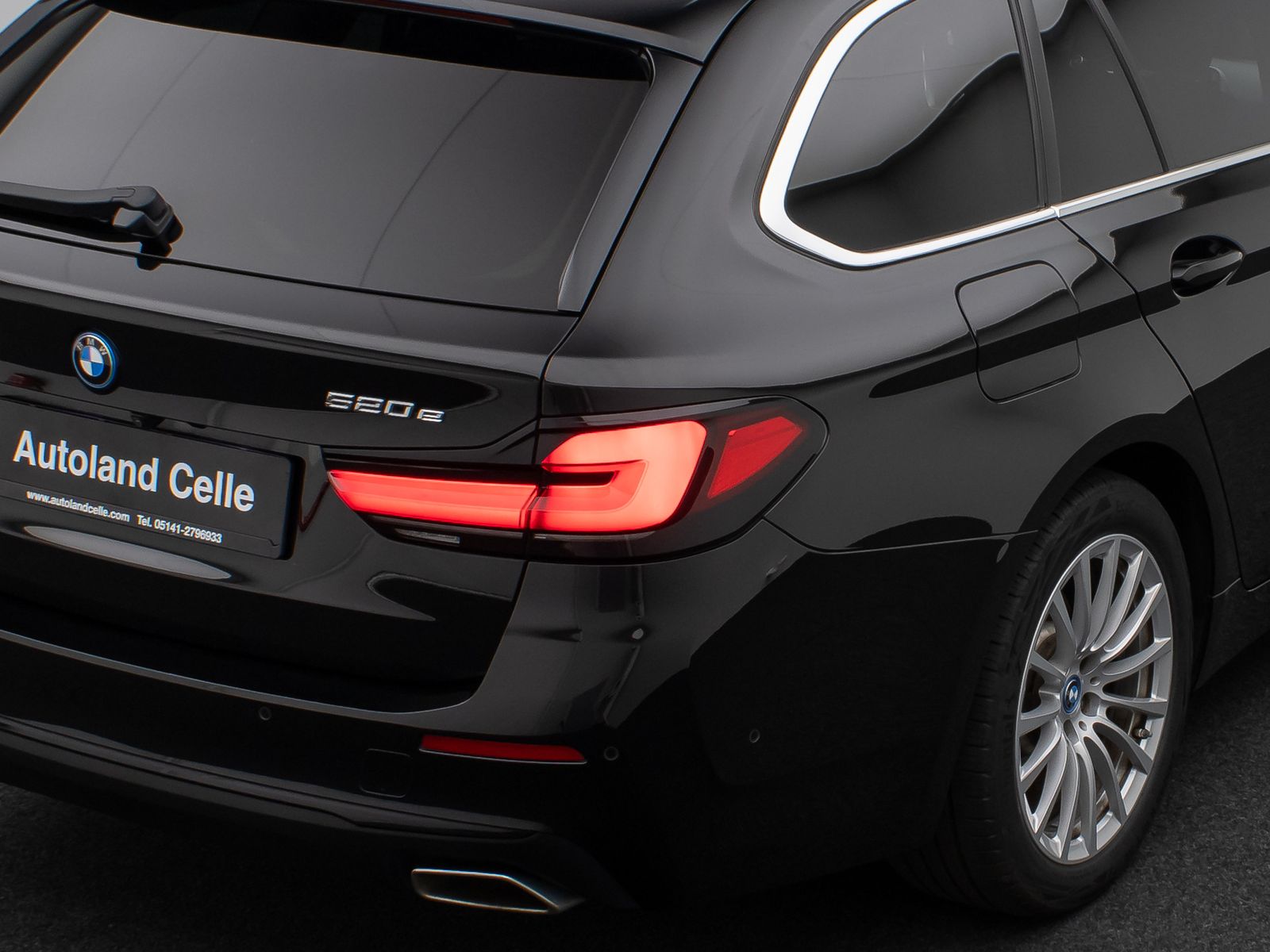 Fahrzeugabbildung BMW 520e  Laser 360° HUD DAB H/K ACC Alarm Komfort