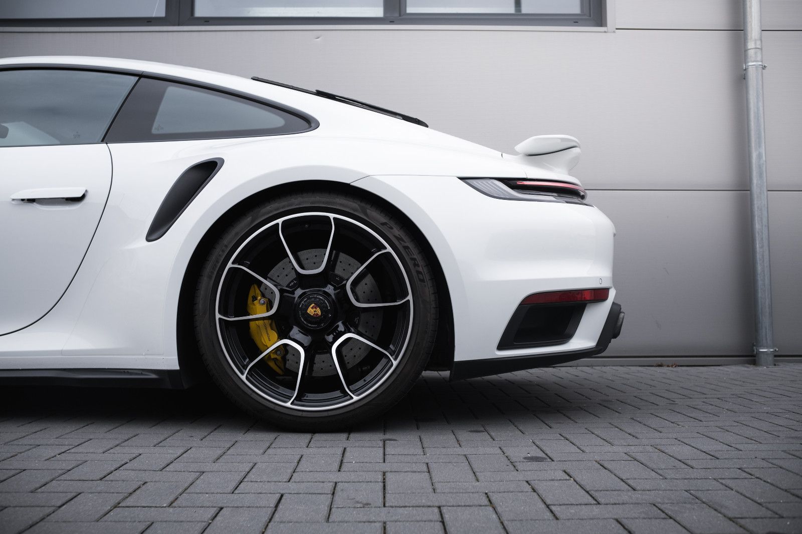 Fahrzeugabbildung Porsche 992/911 Turbo S - Lift - LED - 360´´ - InnoDrive