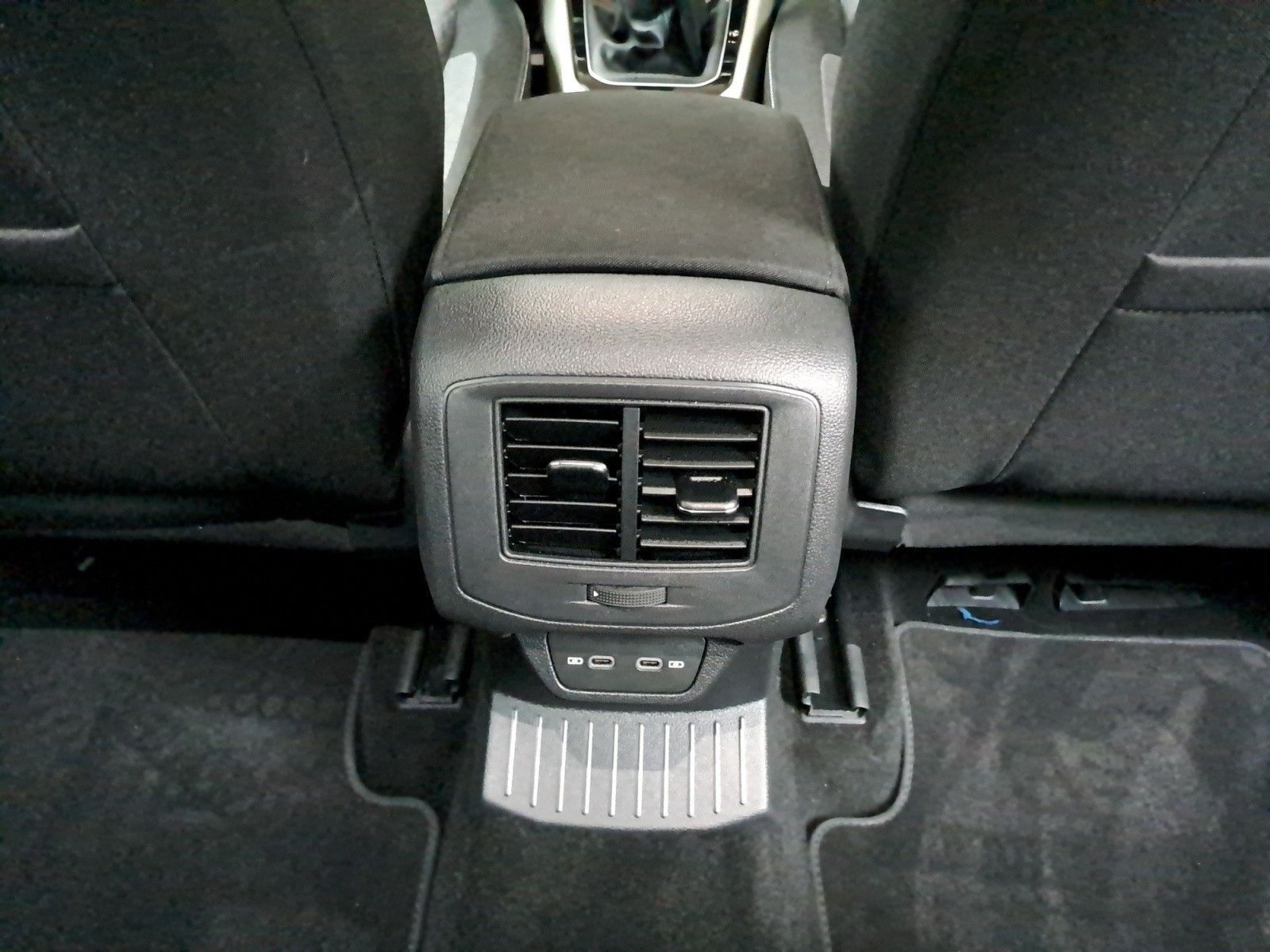 Volkswagen T-Roc - Bild 15