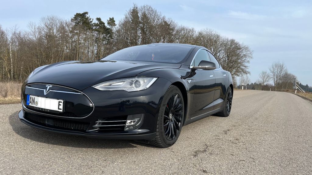 Tesla Model S