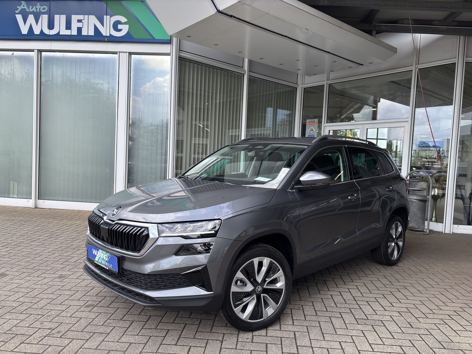 Skoda Karoq 1.5 TSI DSG AHK RFK ACC Navi El.Heckkl. ++