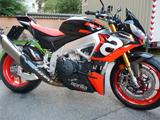 Aprilia Tuono 1100 V4 Factory      1 Hand