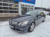 Mercedes-Benz E 350 E -Klasse Coupe E 350 CGI BlueEfficiency - Mercedes-Benz E 350 aus 2010: Coupe