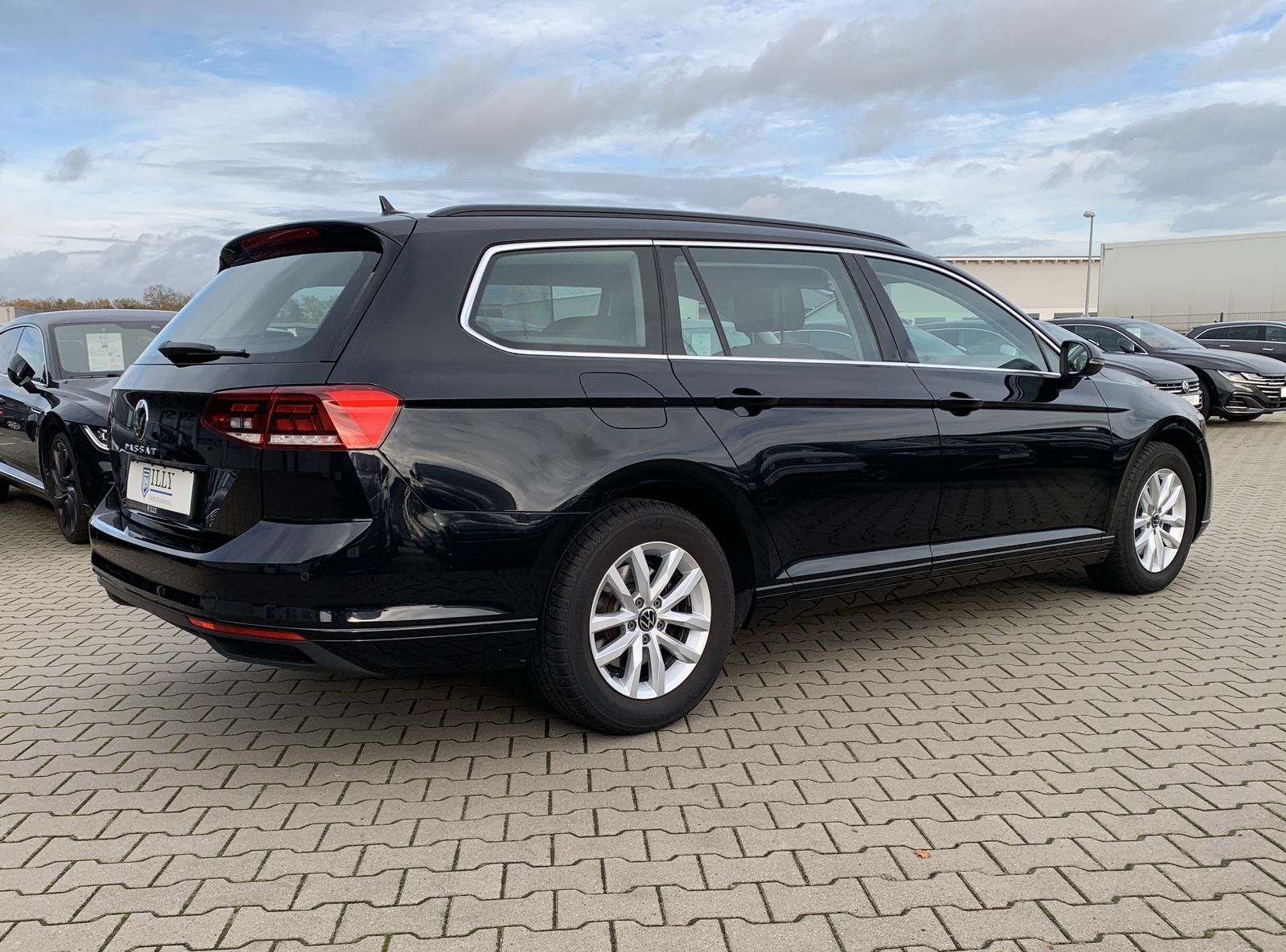 Fahrzeugabbildung Volkswagen Passat Variant 2.0 TDI*LED*Navi*AHK*Cam*