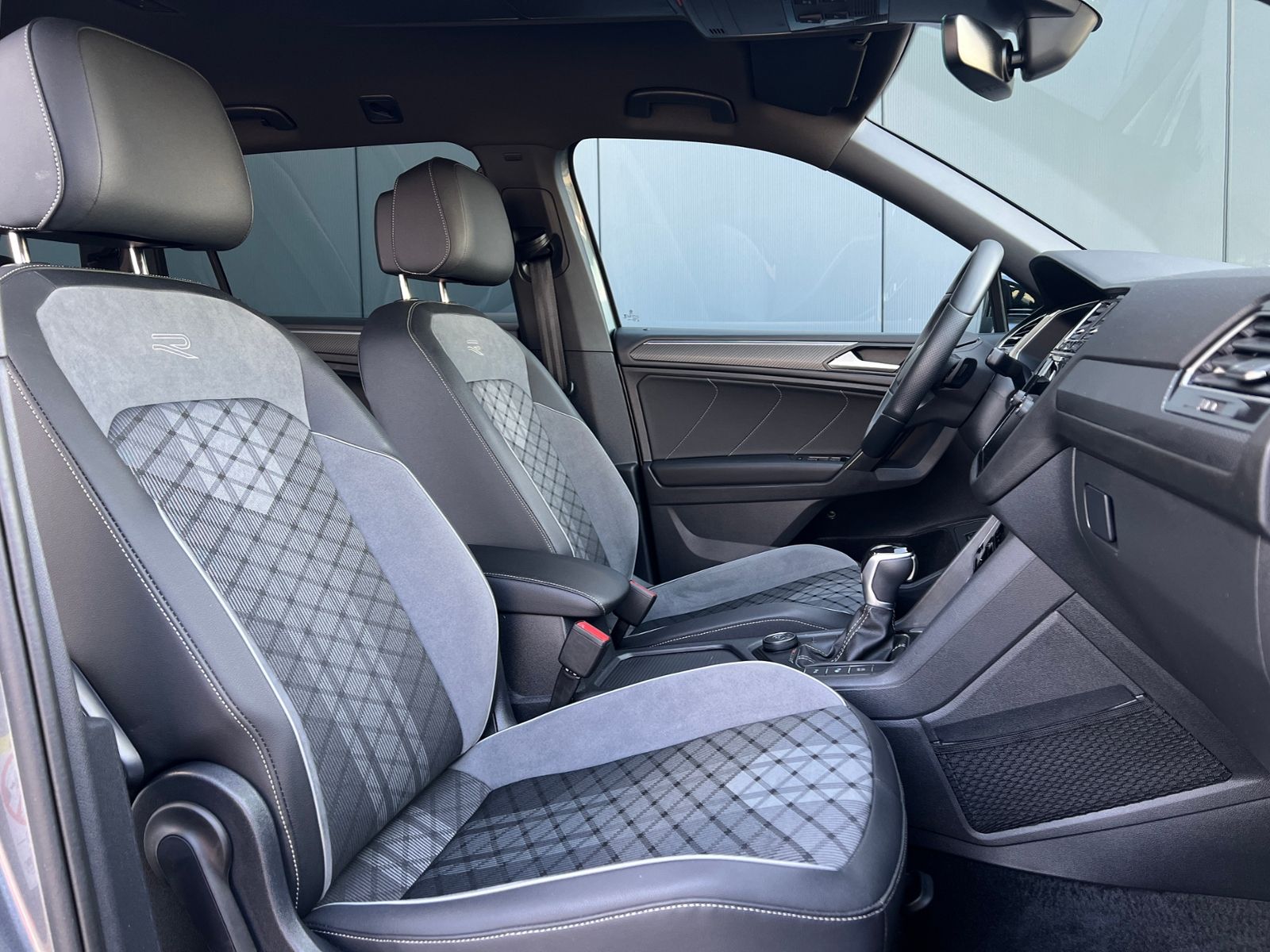 Fahrzeugabbildung Volkswagen Tiguan Allspace R-Line 2.0 TDI DSG 4MOTION *AHK,