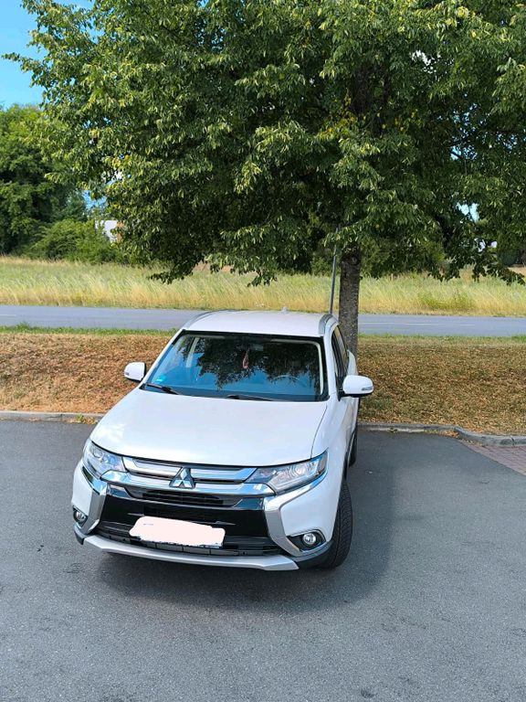 Image of Mitsubishi Outlander