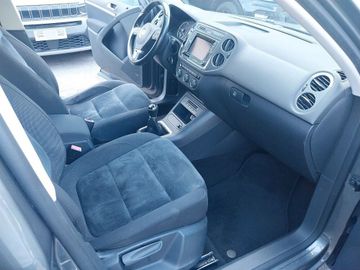 Volkswagen Tiguan - 8