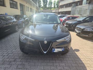Alfa-Romeo Stelvio - 2