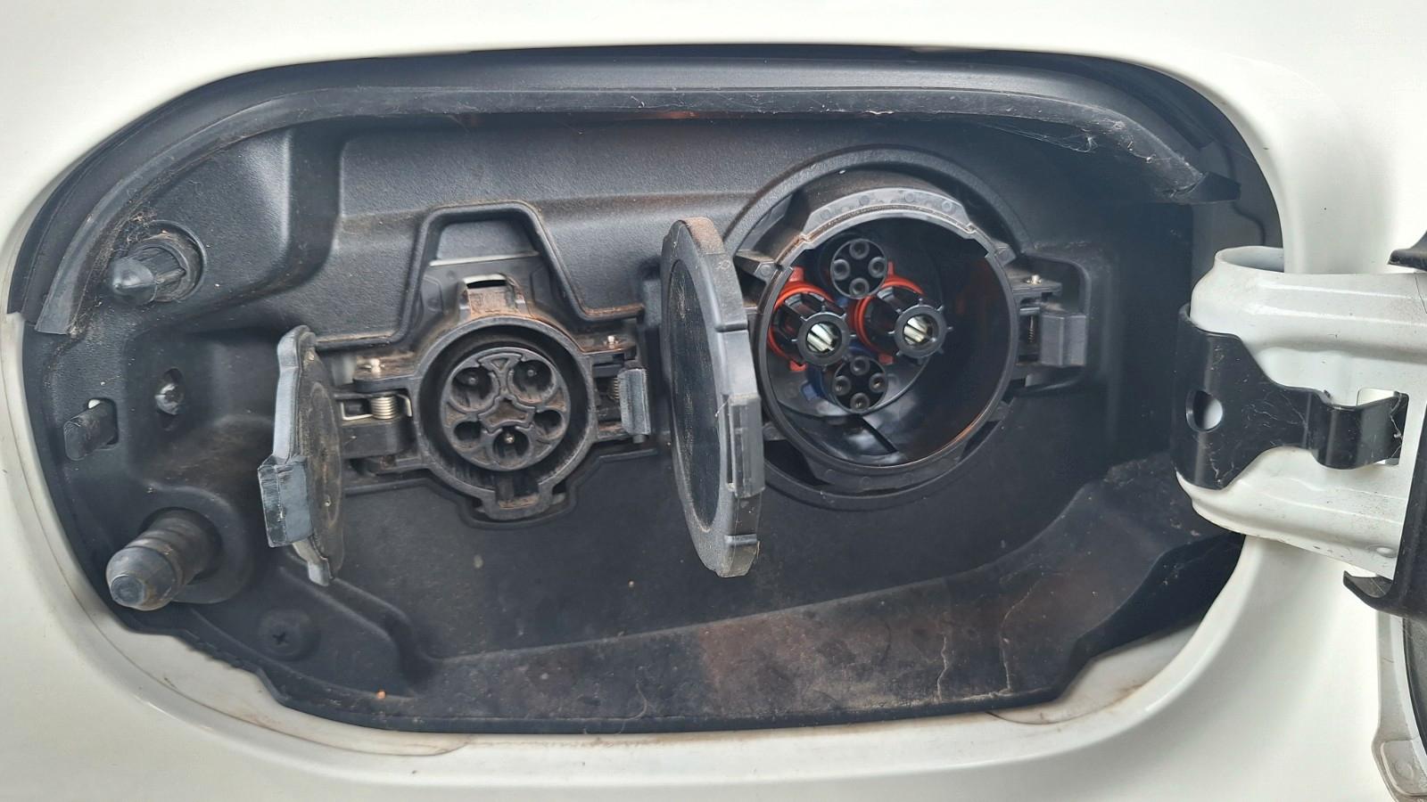 Mitsubishi Outlander 2.4 MIVEC PLUG-IN HYBRID 4WD Top Top