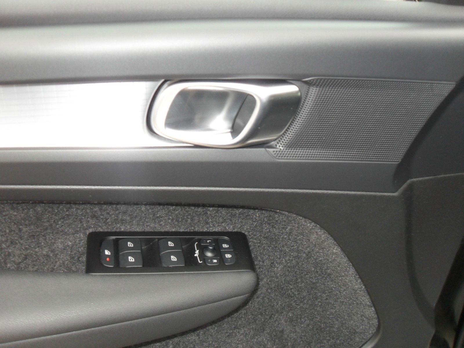 Fahrzeugabbildung Volvo XC 40 T4 Inscription  Plug-In Hyb |