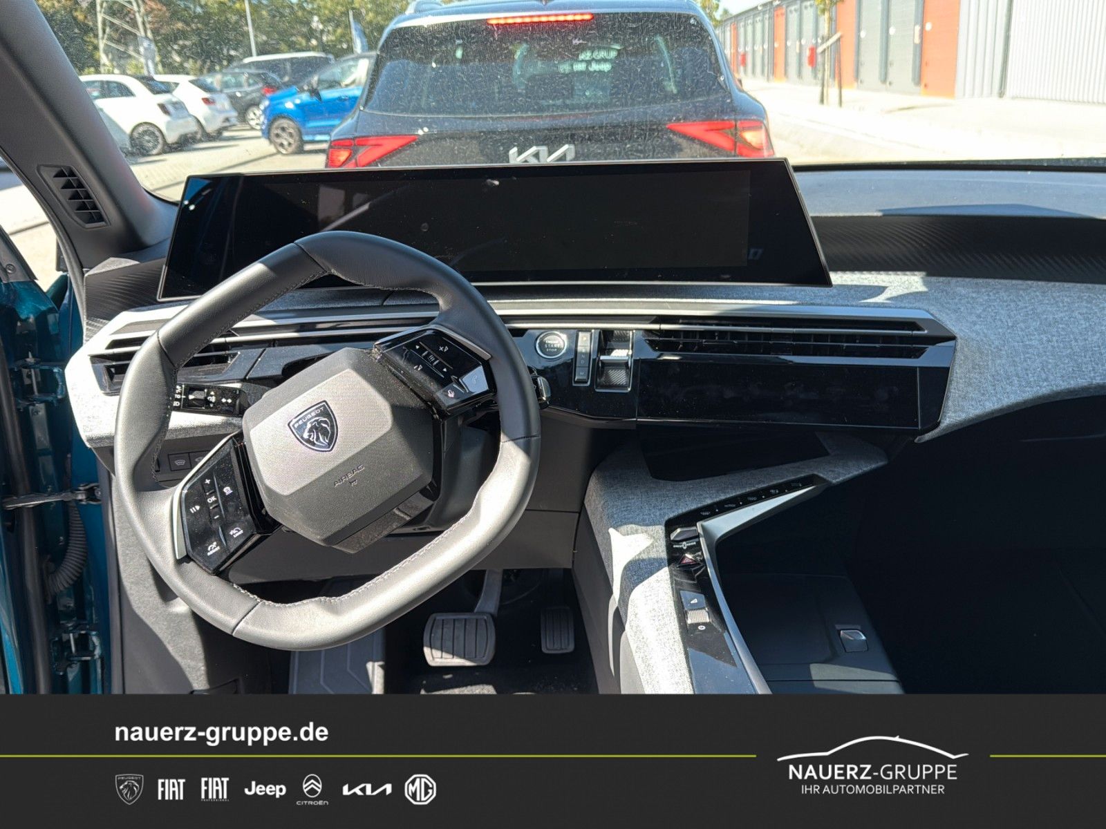Fahrzeugabbildung Peugeot 3008 Hybrid 136 Allure