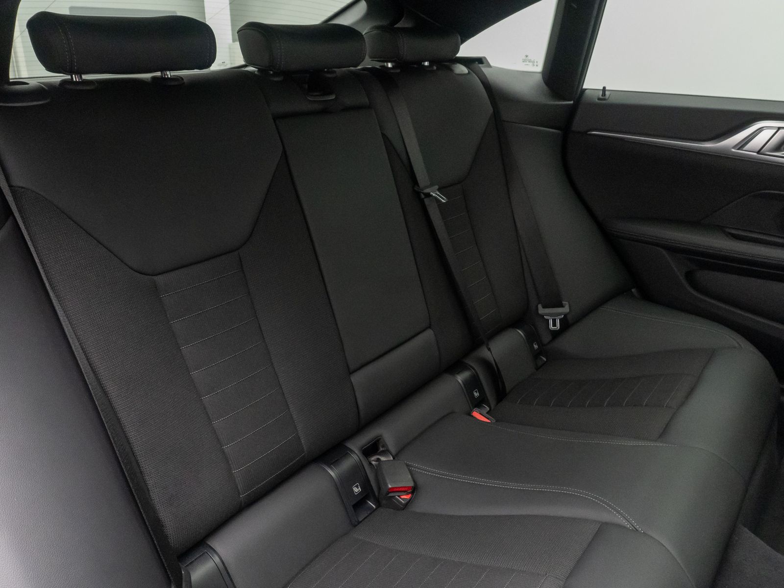 Fahrzeugabbildung BMW i4 eD40 GC Kamera HiFi GeschwindigReg Widscreen