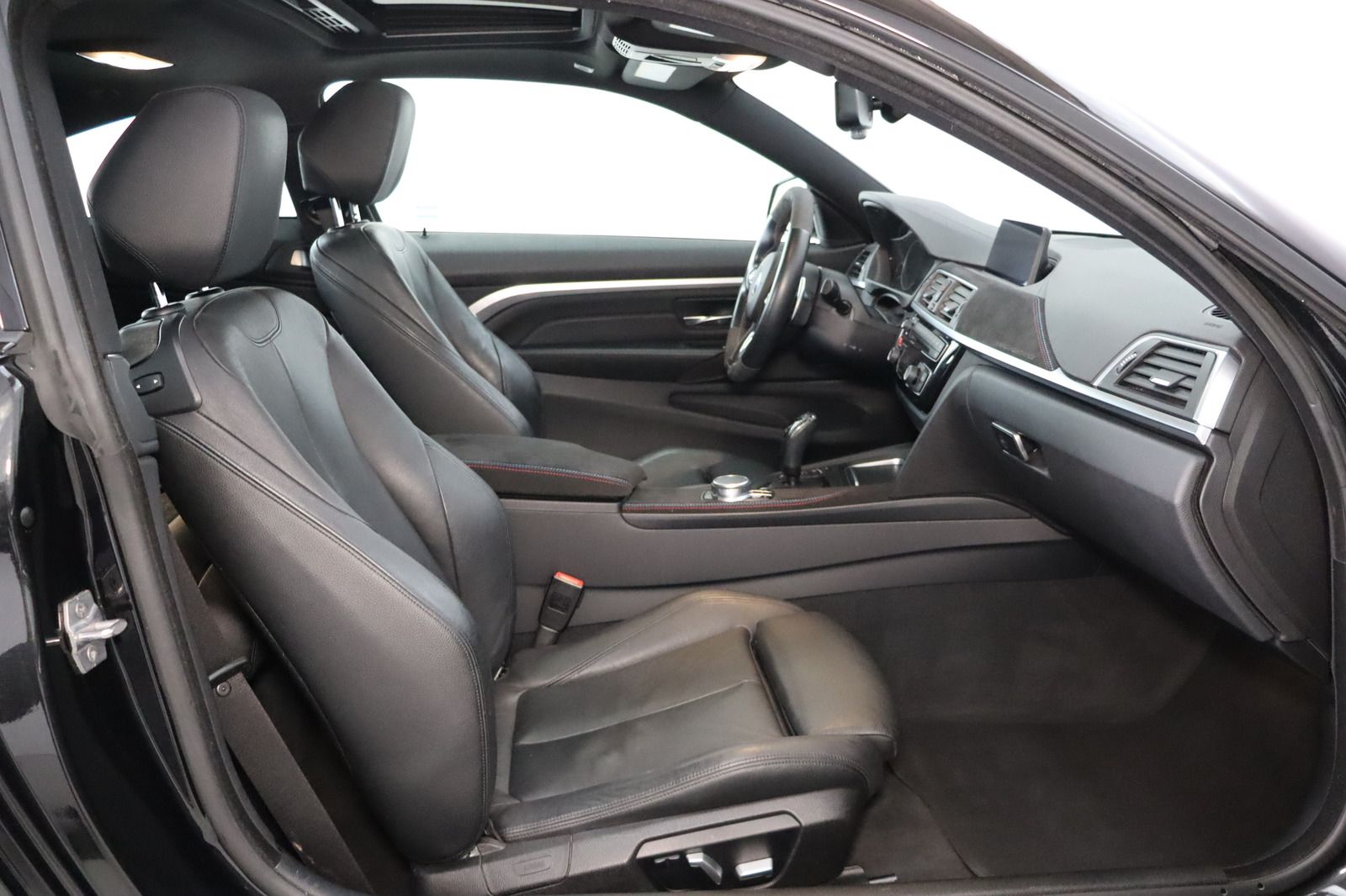 Fahrzeugabbildung BMW 430 i xDrive M Sport * RFK * Sitzhzg. * Leder