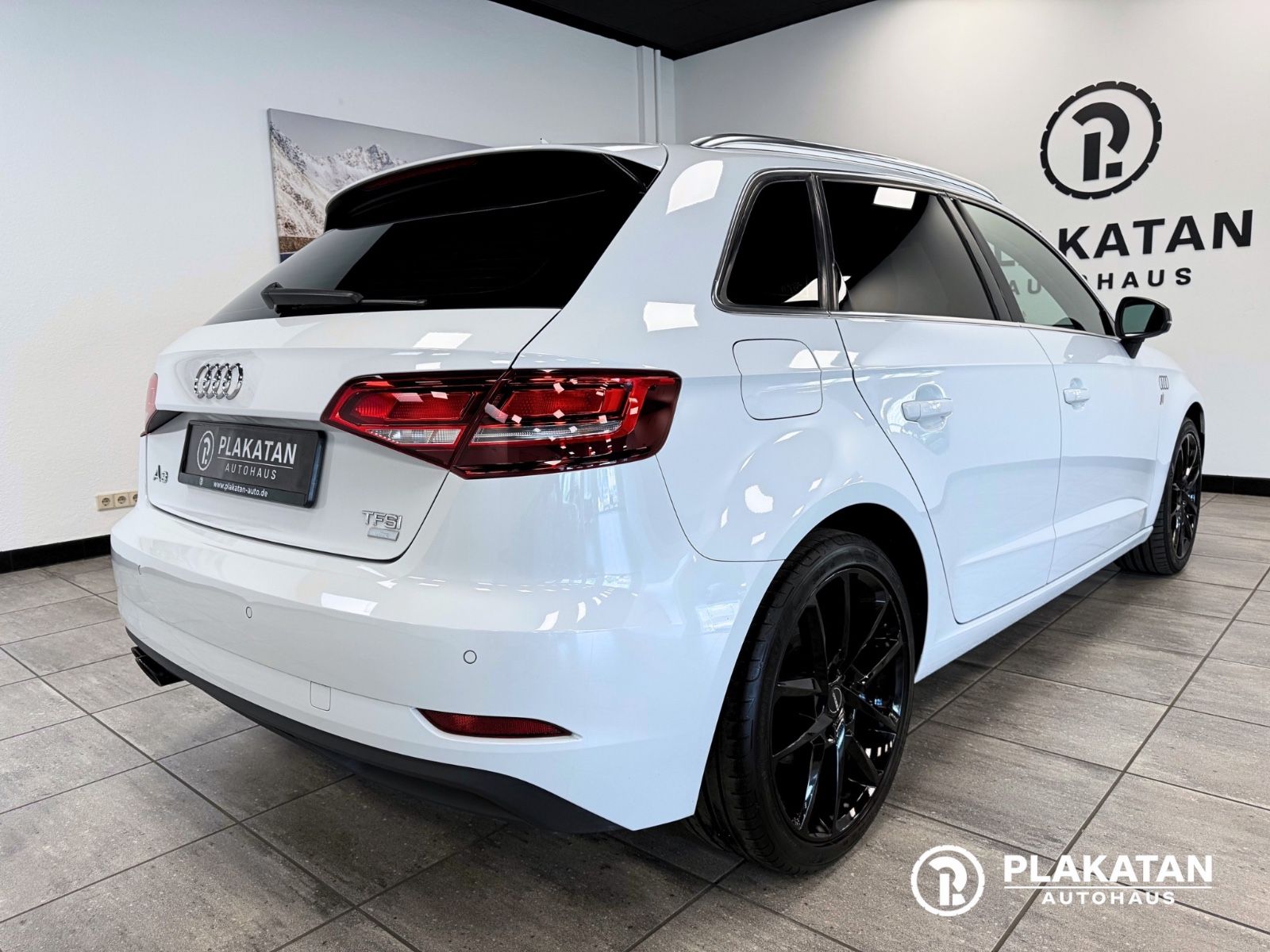 Fahrzeugabbildung Audi A3 Sportback Navi DigitalInstr LED
