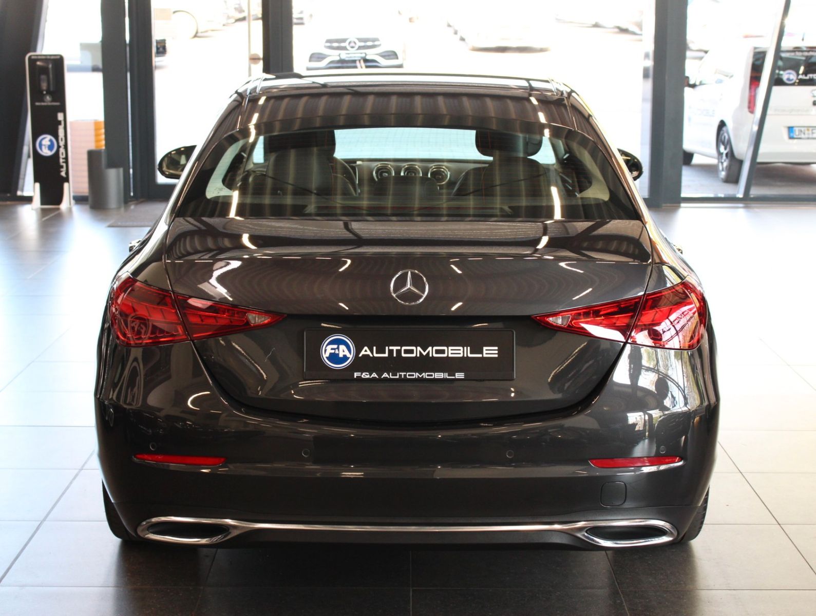 Fahrzeugabbildung Mercedes-Benz C 220 d Avantgarde*HUD*Kamera*1.Hand
