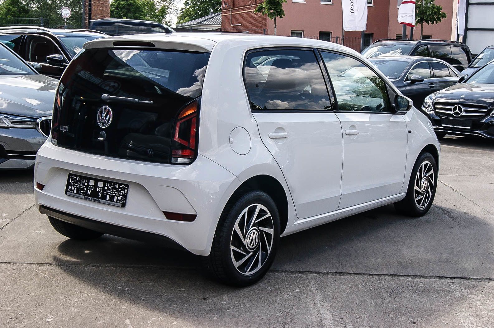 Fahrzeugabbildung Volkswagen up! 1.0 JOIN KLIMA SITZHEIZUNG BLUETOOTH 5-TÜRIG