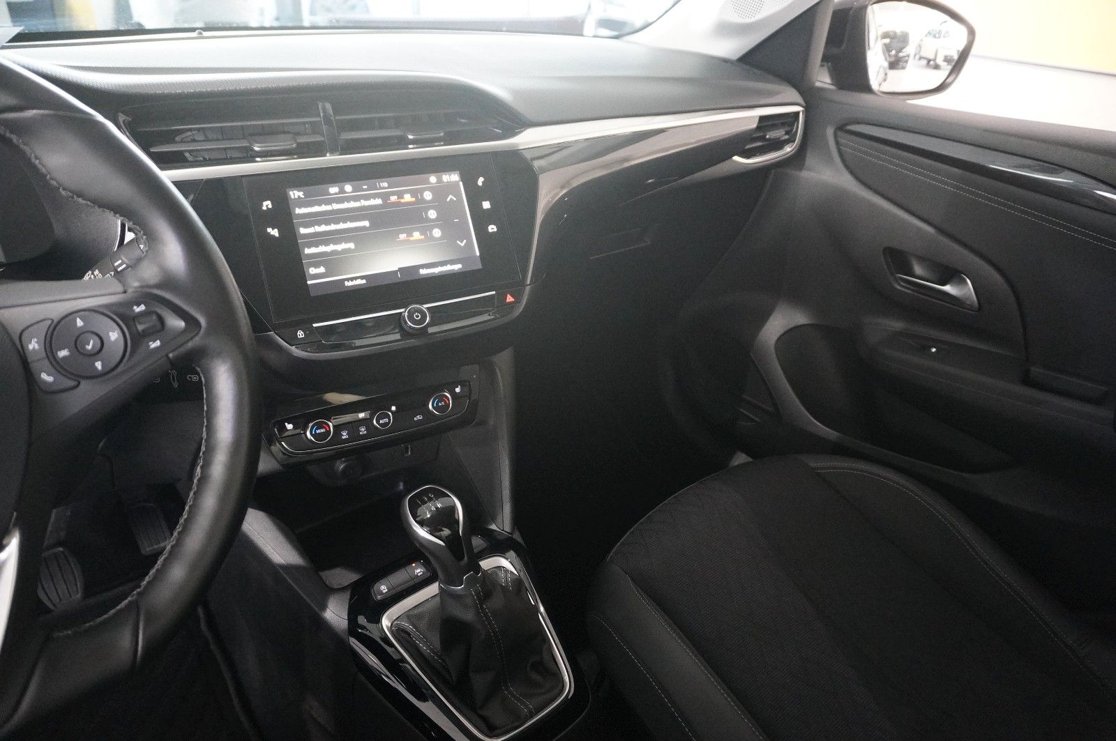 Fahrzeugabbildung Opel Corsa F 1.2 ELEGANCE NAVI/LED/KAMERA/SPORT/VIRT.