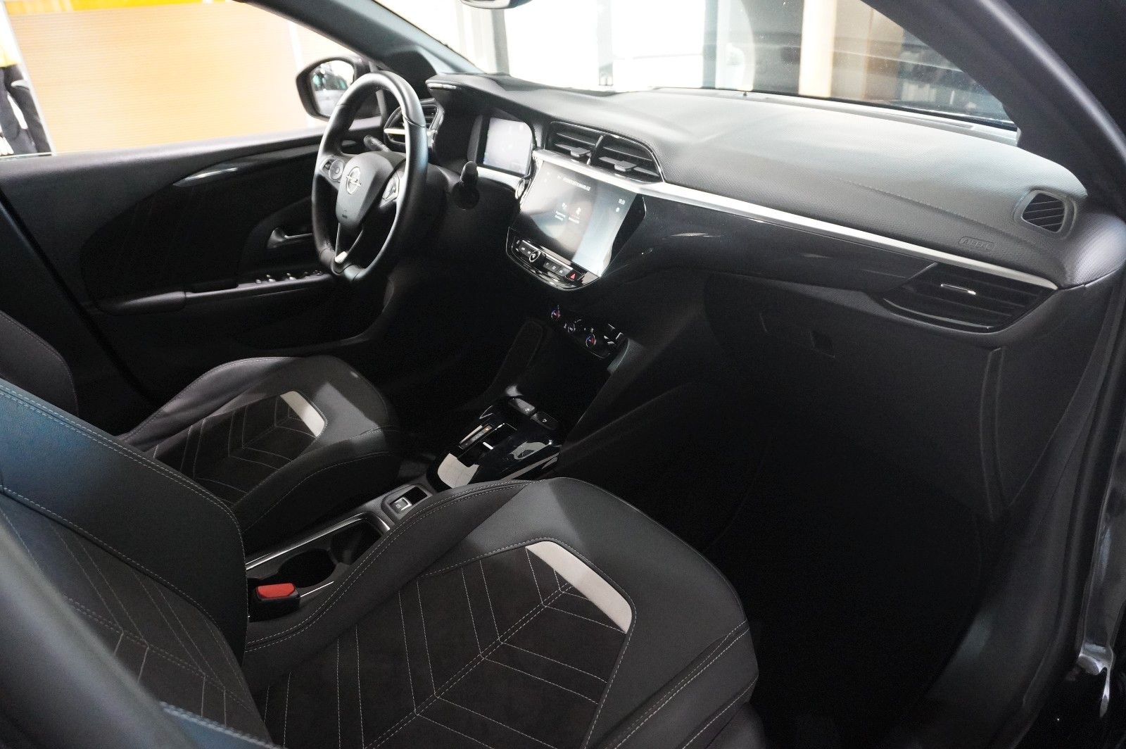 Fahrzeugabbildung Opel Corsa-e F GS SPORT 3-PHASIG NAVI/LED/KAMERA/VIRT
