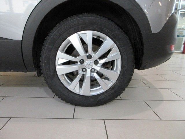 Fahrzeugabbildung Peugeot 5008 Active 1.2T NAVI/AHK/PDC/SHZ/7-SITZER/TEMPO