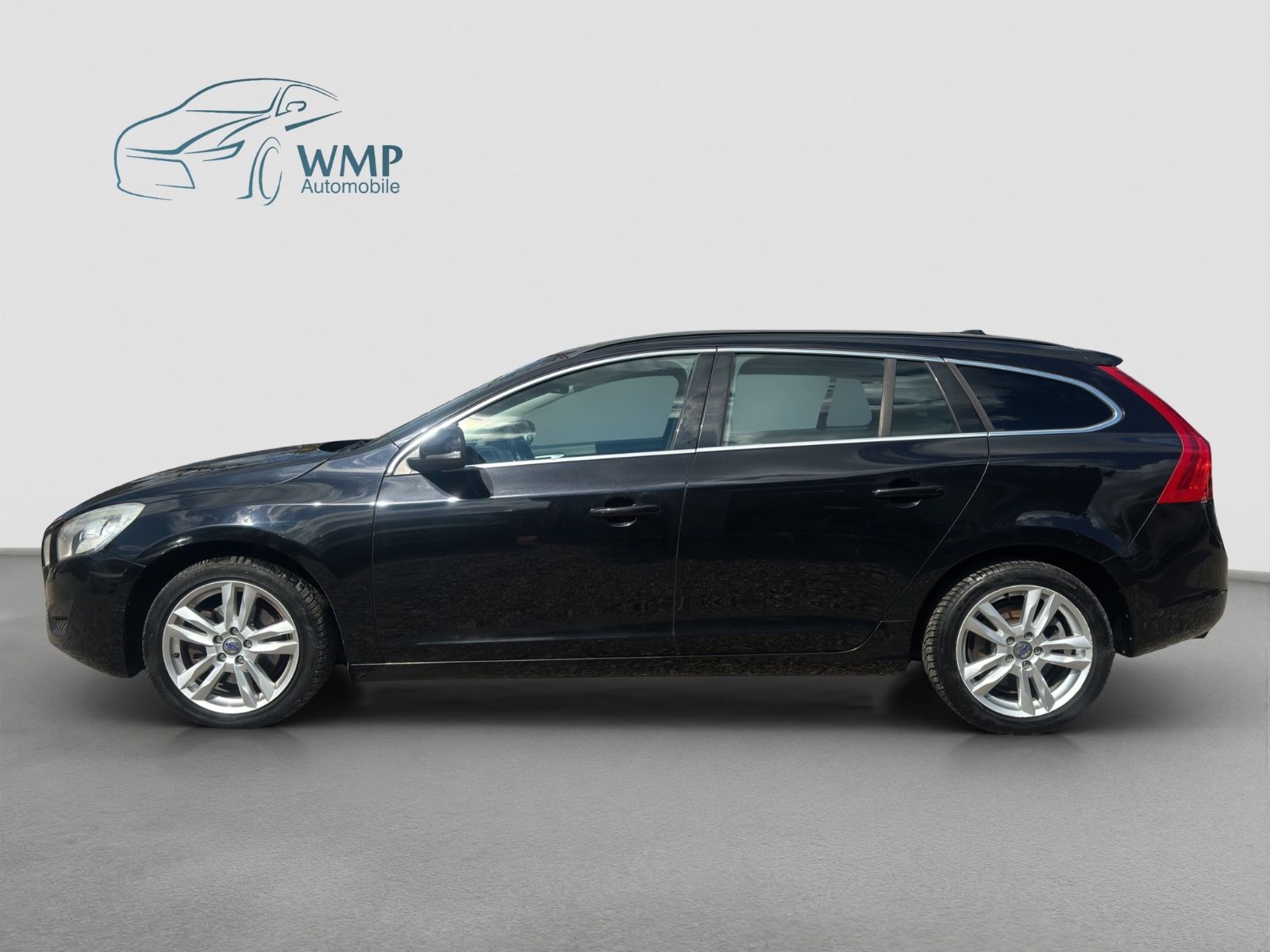 Fahrzeugabbildung Volvo V60 Kombi Momentum/Bi-Xen-./AHK/Temp./Navi/PDC
