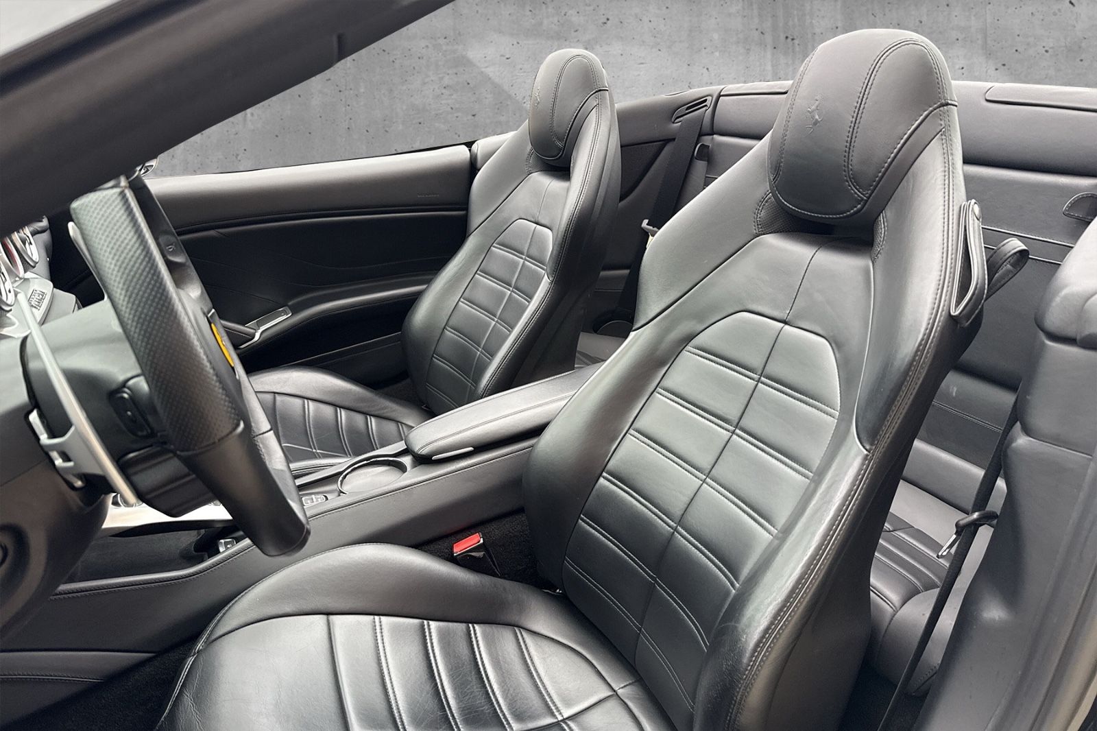 Fahrzeugabbildung Ferrari California T*All Black*