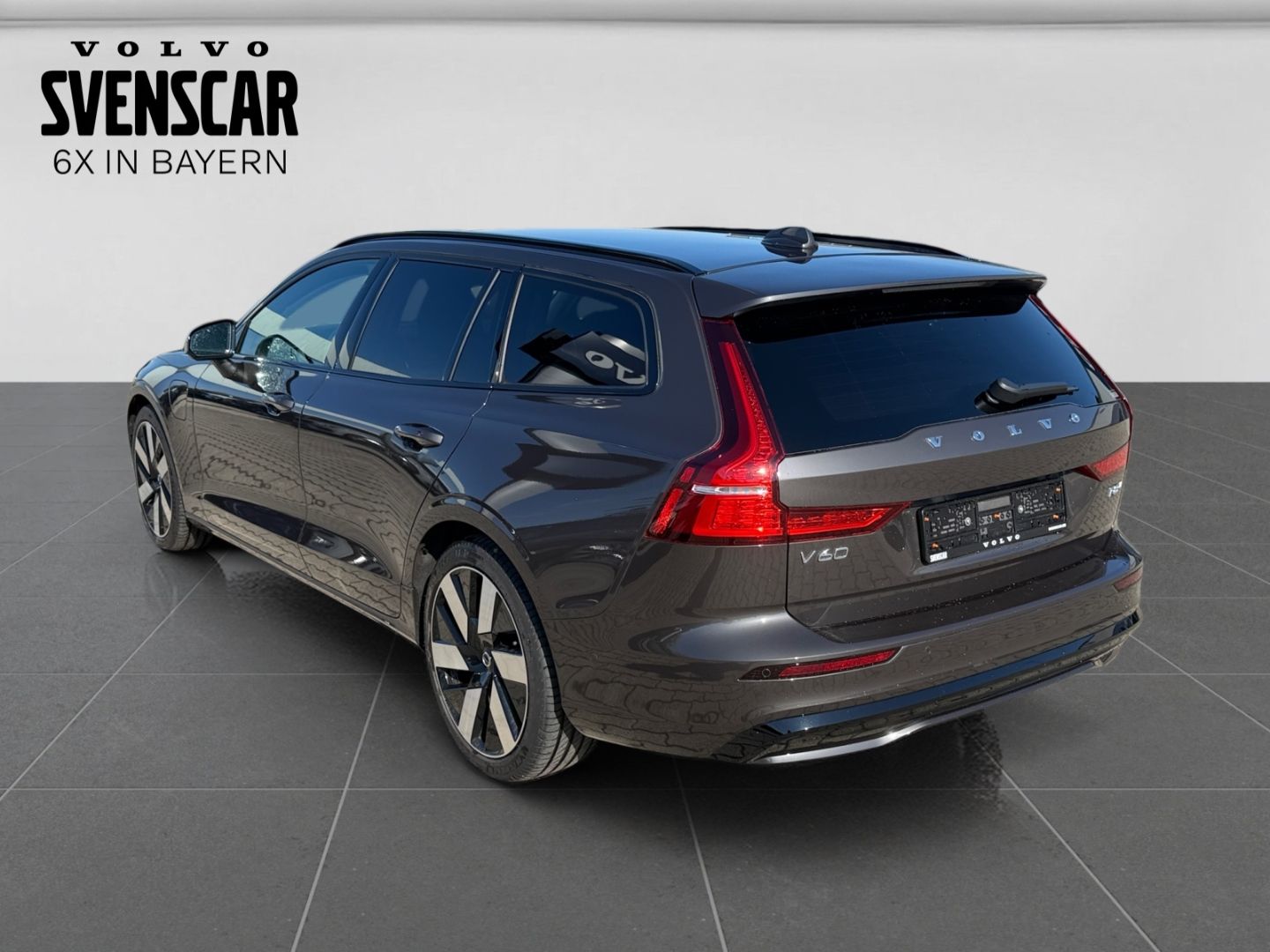 Volvo V60 Plus Dark Recharge Plug-In Hybrid AWD StandH imagem 3