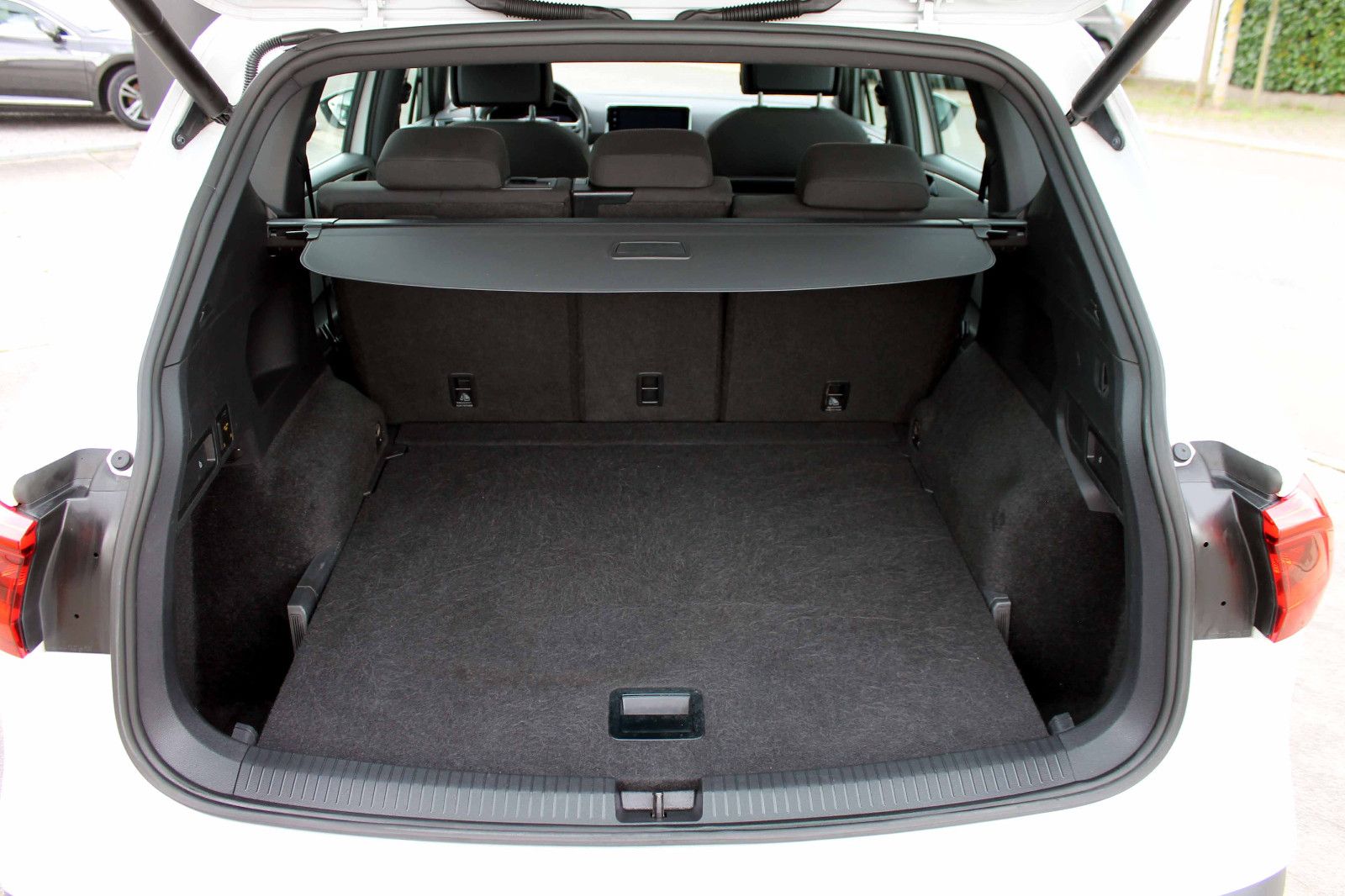 Fahrzeugabbildung SEAT Tarraco Style 2.0TDI DSG LED AHK ACC KAM PANO BT