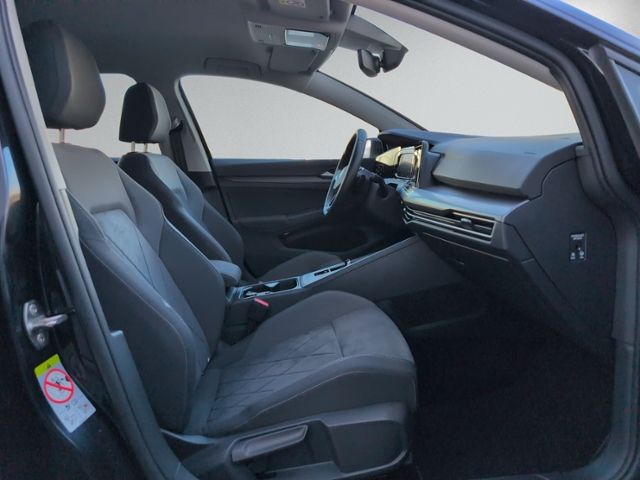 Golf VIII 1.5 eTSI DSG STYLE LED+KAMERA+NAVI+ACC