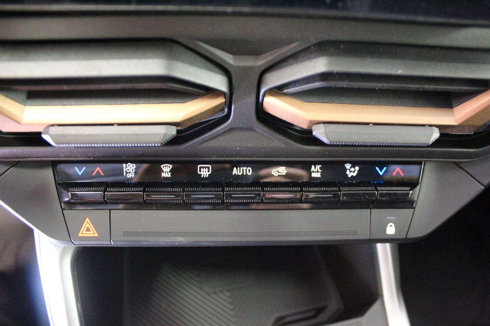 Fahrzeugabbildung Dacia Bigster  Hybrid G 150  4 X4 Extreme