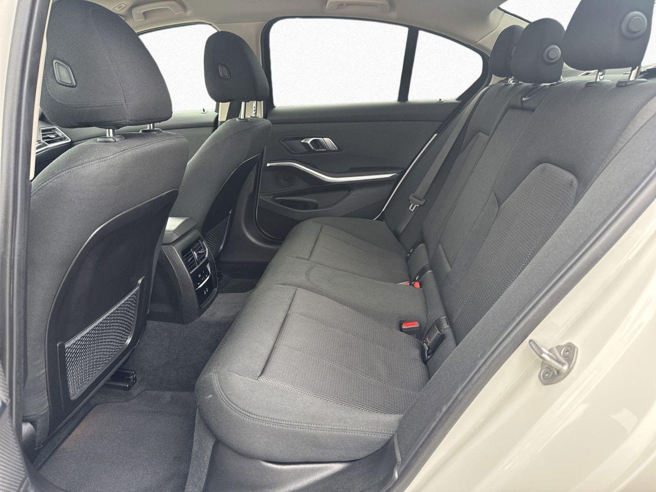 BMW 318d Aut. Limo Widescreen HiFi LED SHZ Tempo PDC