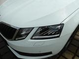 Skoda Octavia Combi Drive LED NAVI PDC AHK ALU 18 Zoll - Skoda Octavia: Combi Drive