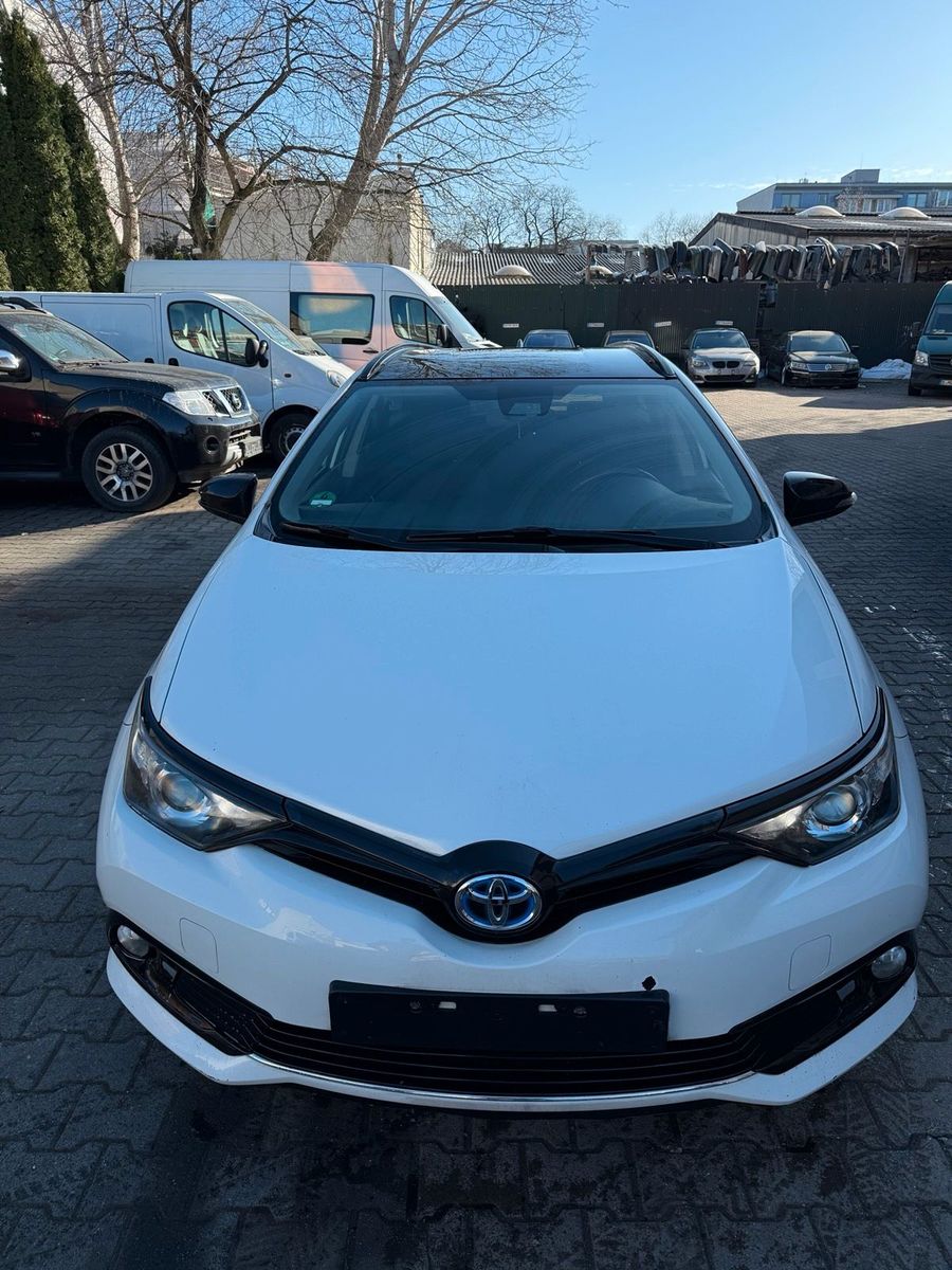 TOYOTA Auris