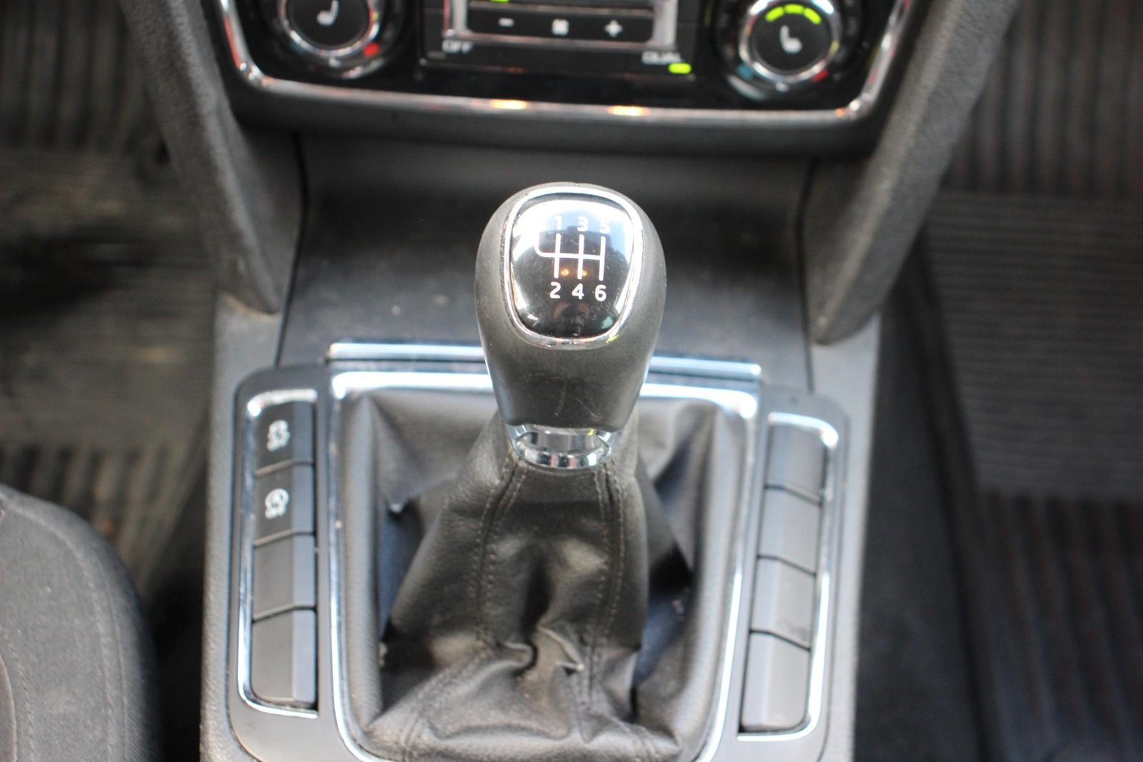 Skoda Superb 2014 — photo 12