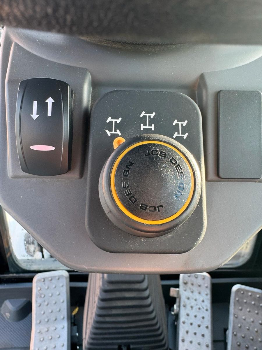 Fahrzeugabbildung JCB Hydradig / Skid-Steer-Aufnahme / nur 375h / 2024