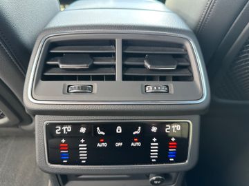Fahrzeugabbildung Audi A7 Sportback 50 TFSI e Quattro 2x S Line 20"
