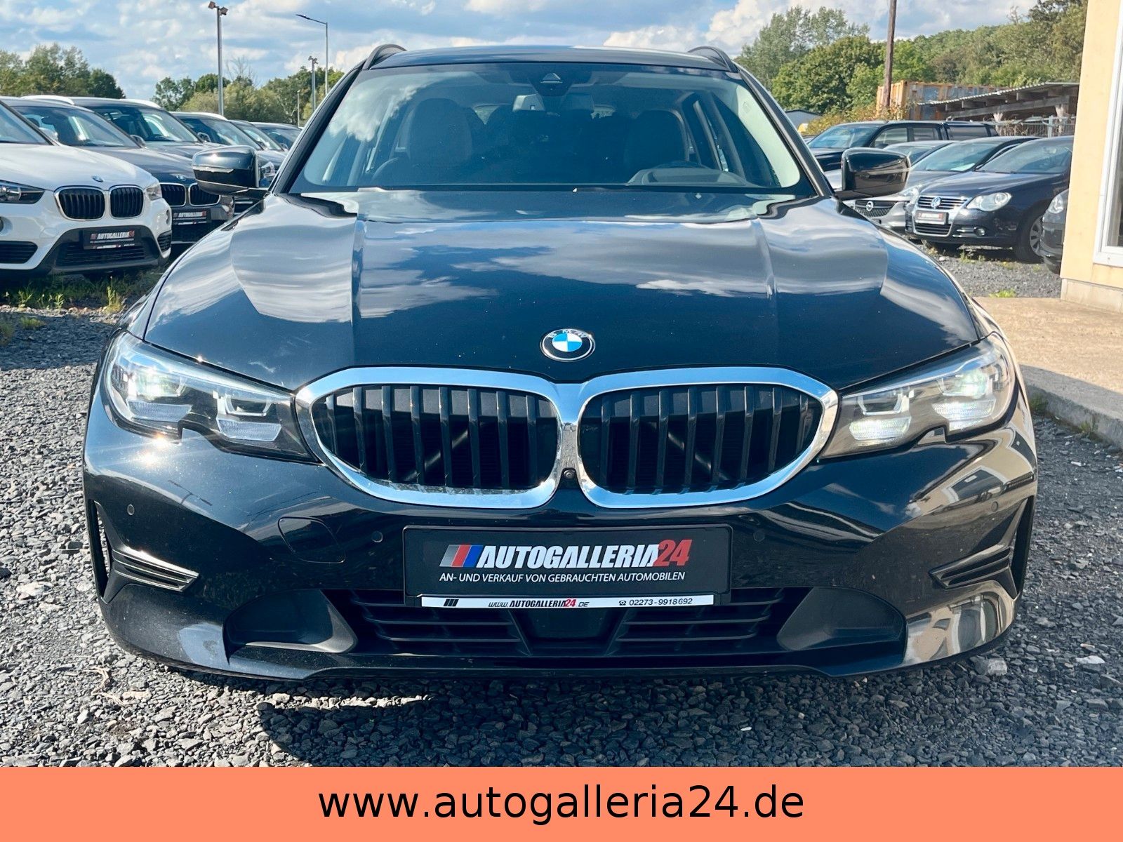 Fahrzeugabbildung BMW 318d Tour Navi Leder Kamera HUD Alarm SPORTSITZE