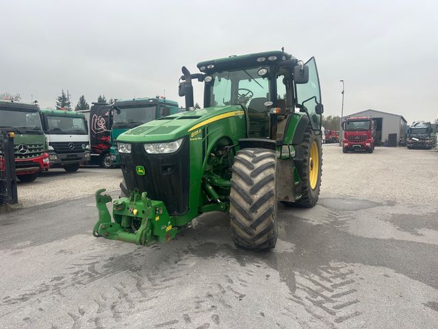 John Deere 8335 R