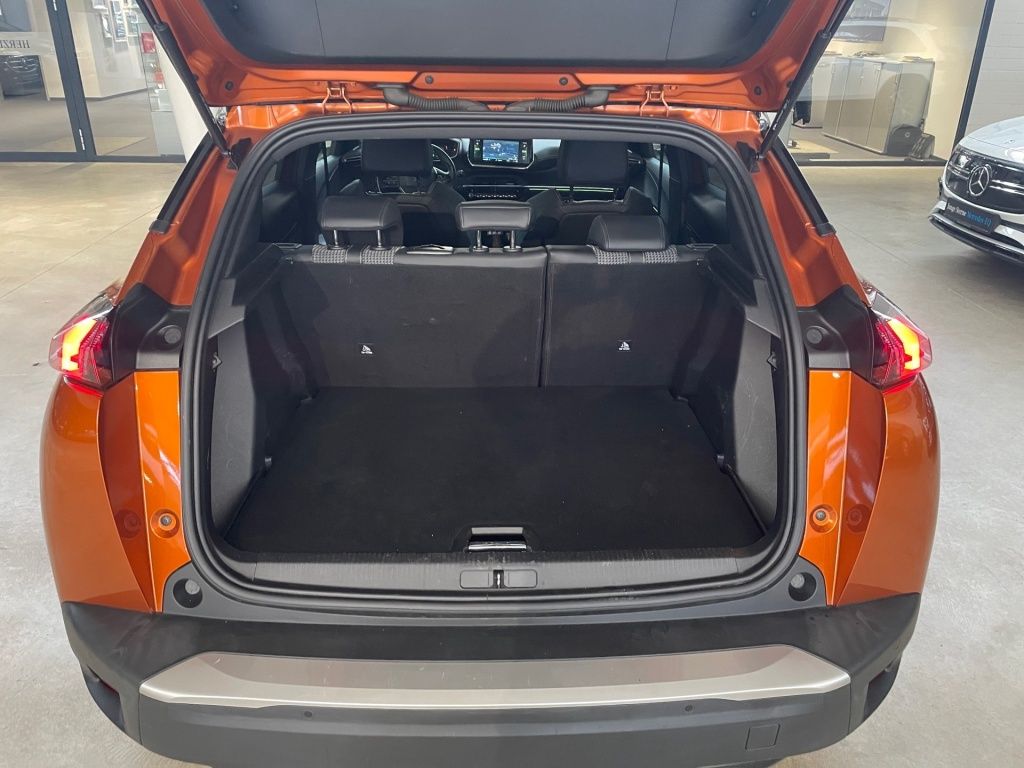 Fahrzeugabbildung Peugeot 2008 1.2 PureTech 130 Allure GT line, SHZ, Totw,